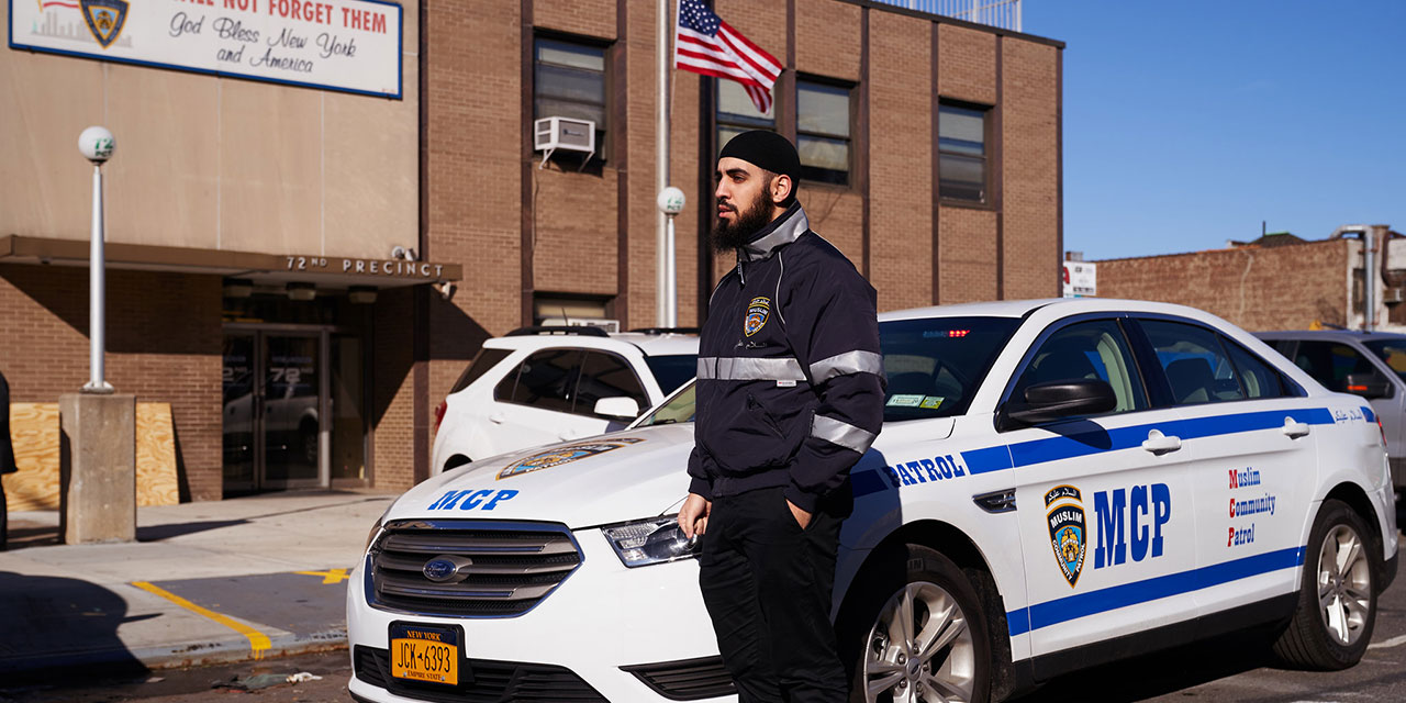 New York'taki Müslüman polislerden Pakistan'daki afetzedelere yardım