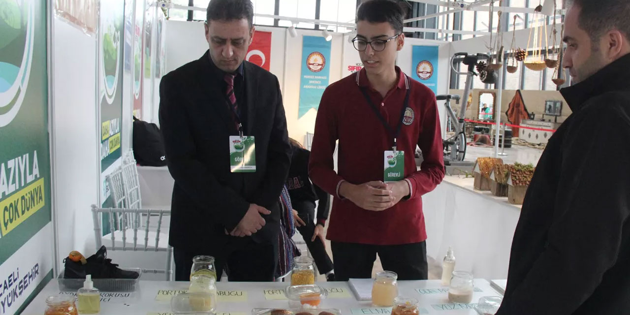 Lise öğrencisi çöpten parfüm üretti