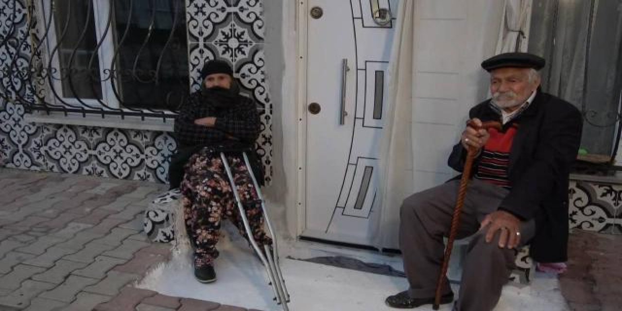 Ev sahibi kilidi değiştirince yaşlı çift evine giremedi