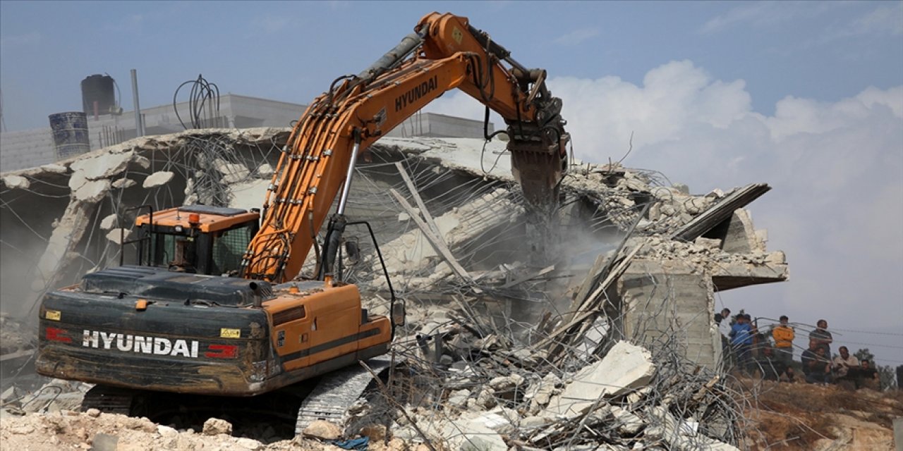 İşgalci İsrail, Doğu Kudüs'te 50 Filistinlinin yaşadığı binayı yıktı