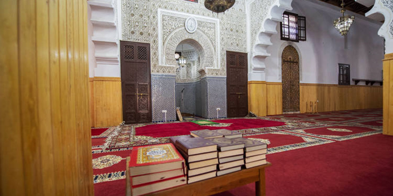 Fas'ın "Ulu Camisi"nde yüzyıllara dayanan ders halkaları devam ediyor