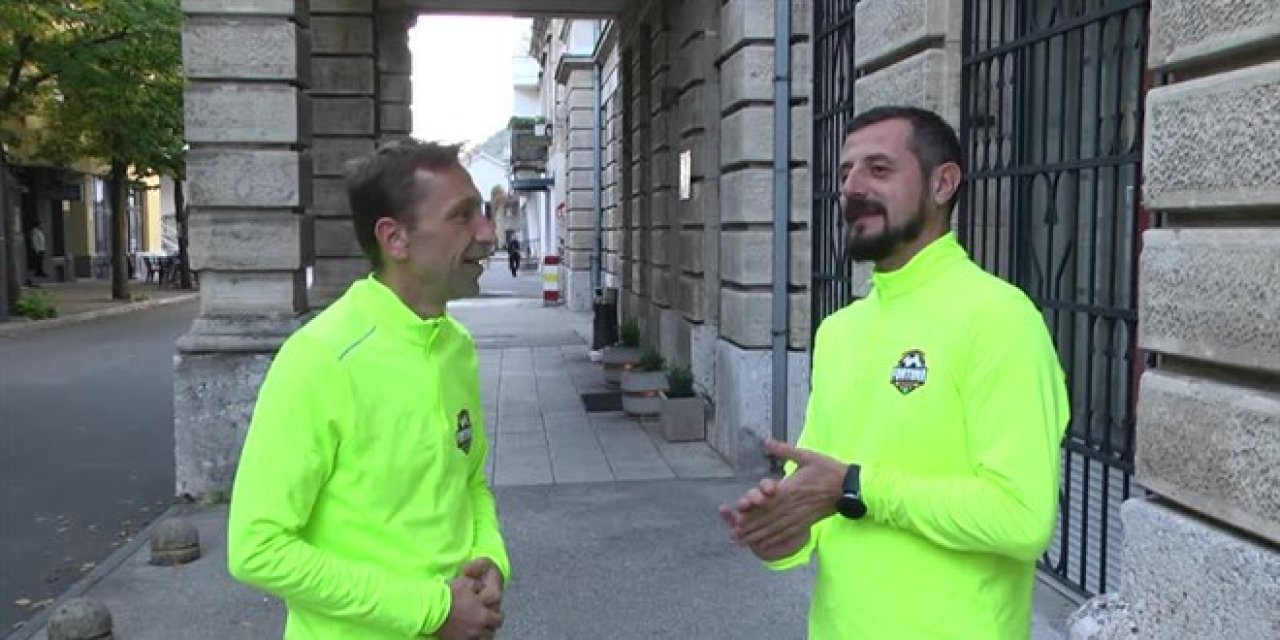 İmam ve papaz arkadaşlıklarını yeşil sahaya da taşıdı