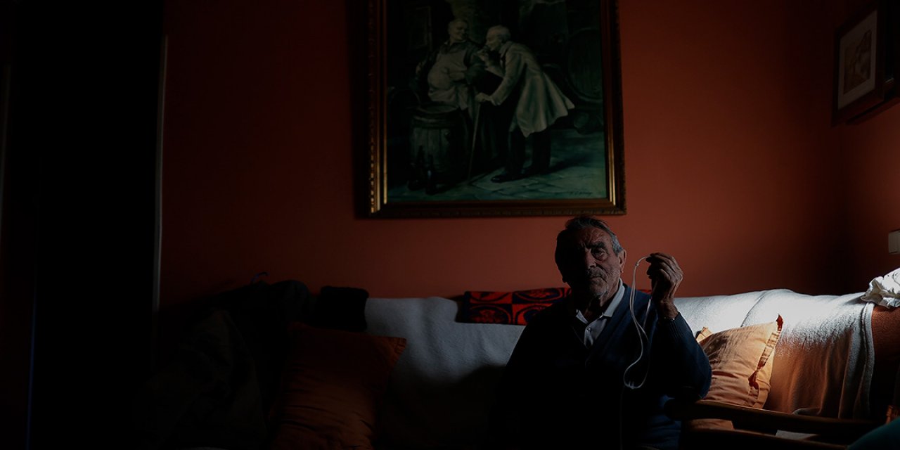 Madrid'deki Canada Real bölgesinde 4 bin 500 kişi iki yıldır elektriksiz yaşıyor