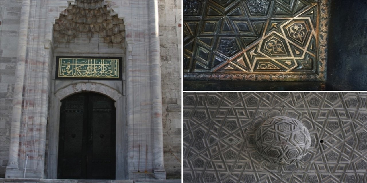 Sultanahmet Camisi'nin 400 yıllık kapısı Vakıflar Genel Müdürlüğünce restore ediliyor