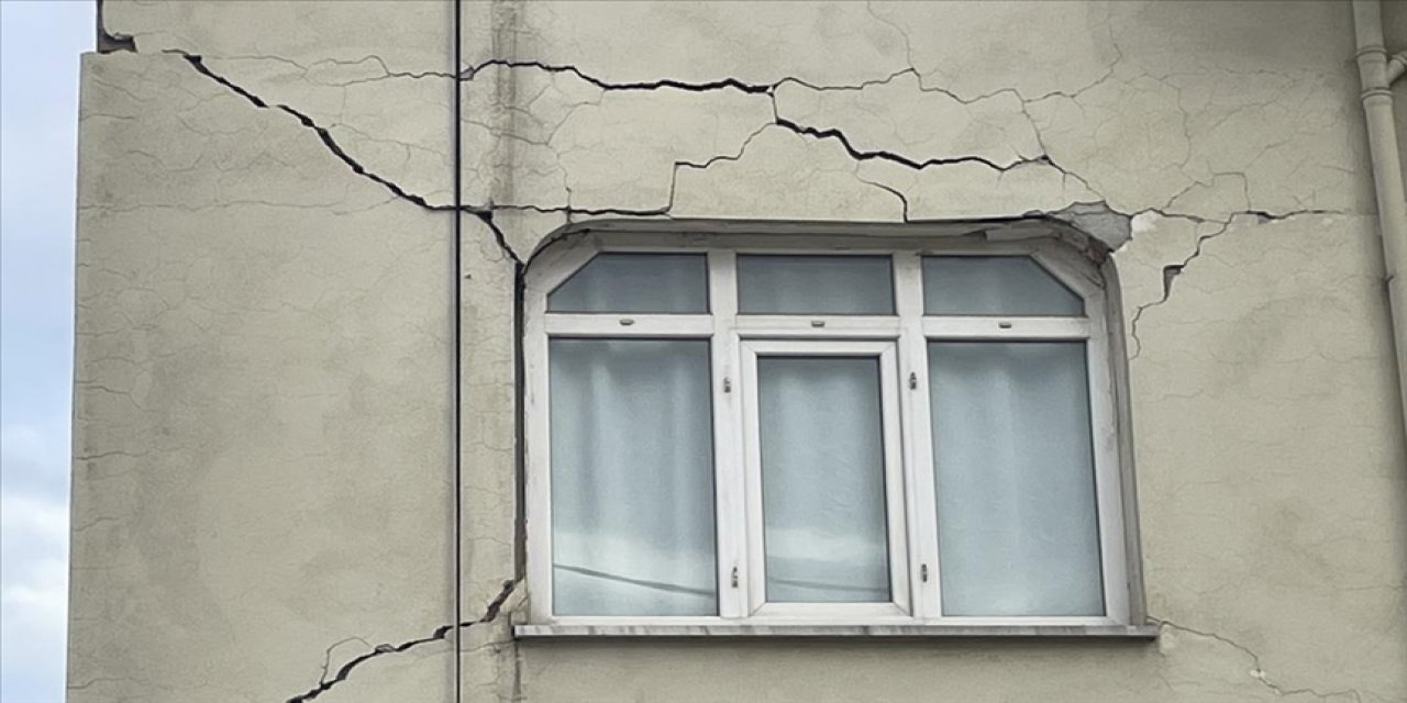 Düzce'de hasarlı yapılar yıkılıp yeniden yapılacak