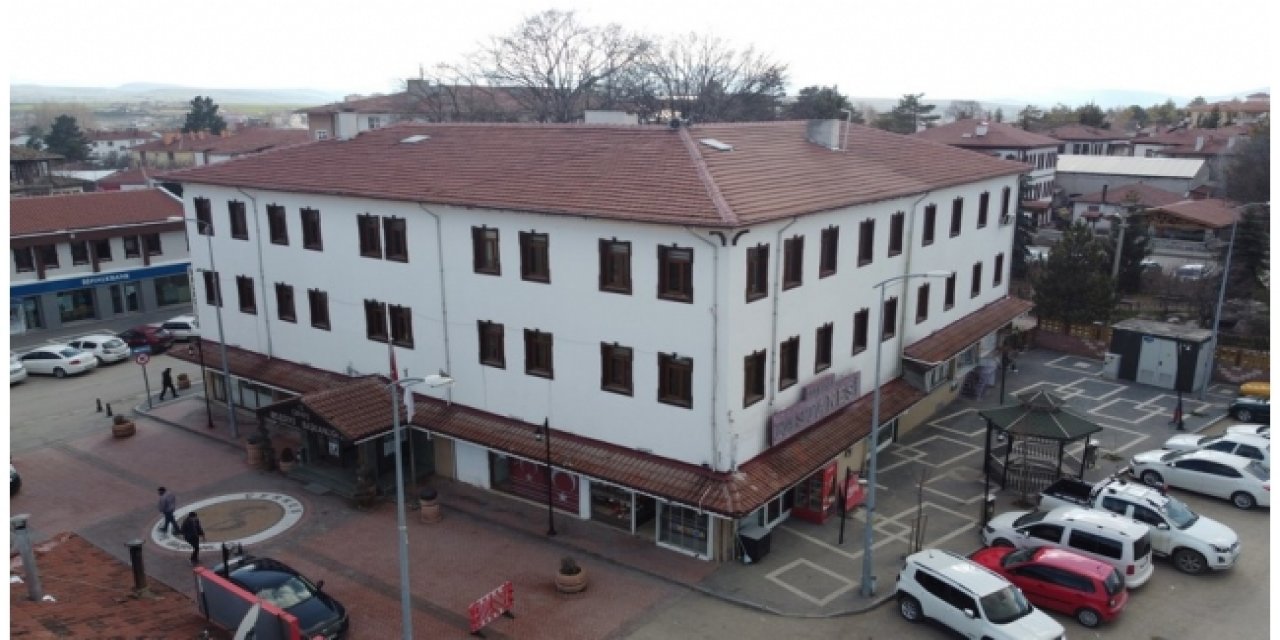 'İlçeye öğrenci gelsin' diye belediye binasını yüksekokula tahsis ettiler