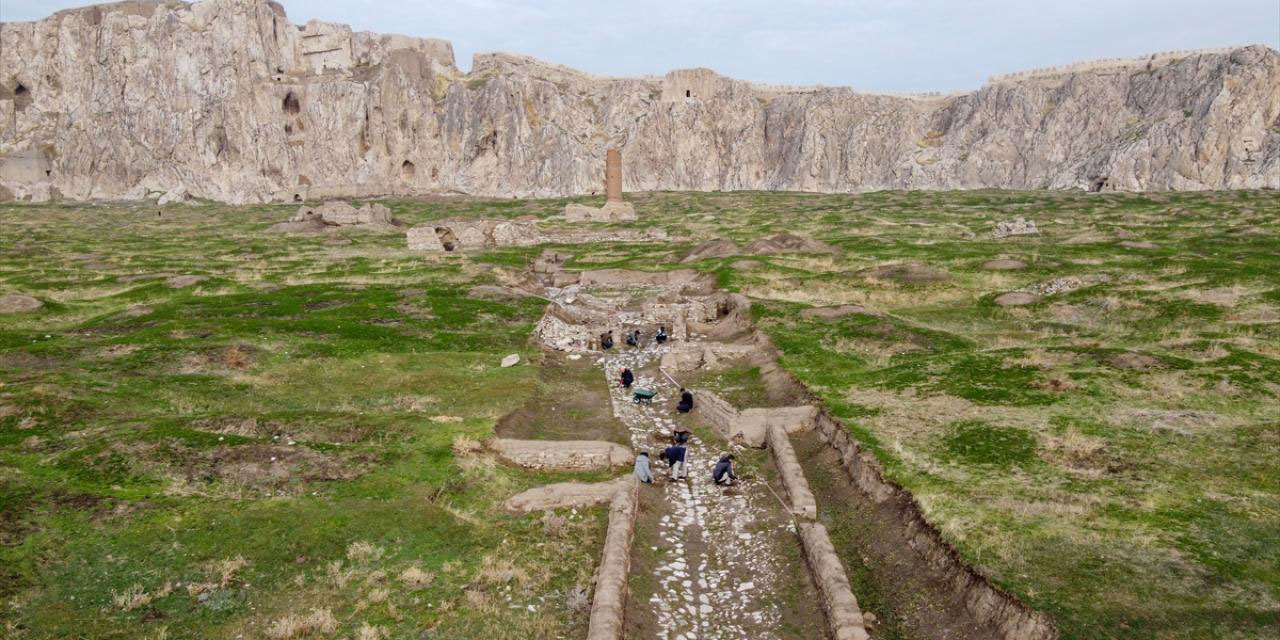 Bediüzzaman'ın 'ağlamaktan kendimi tutamadım' dediği 'Eski Van' yeniden ihya edilecek