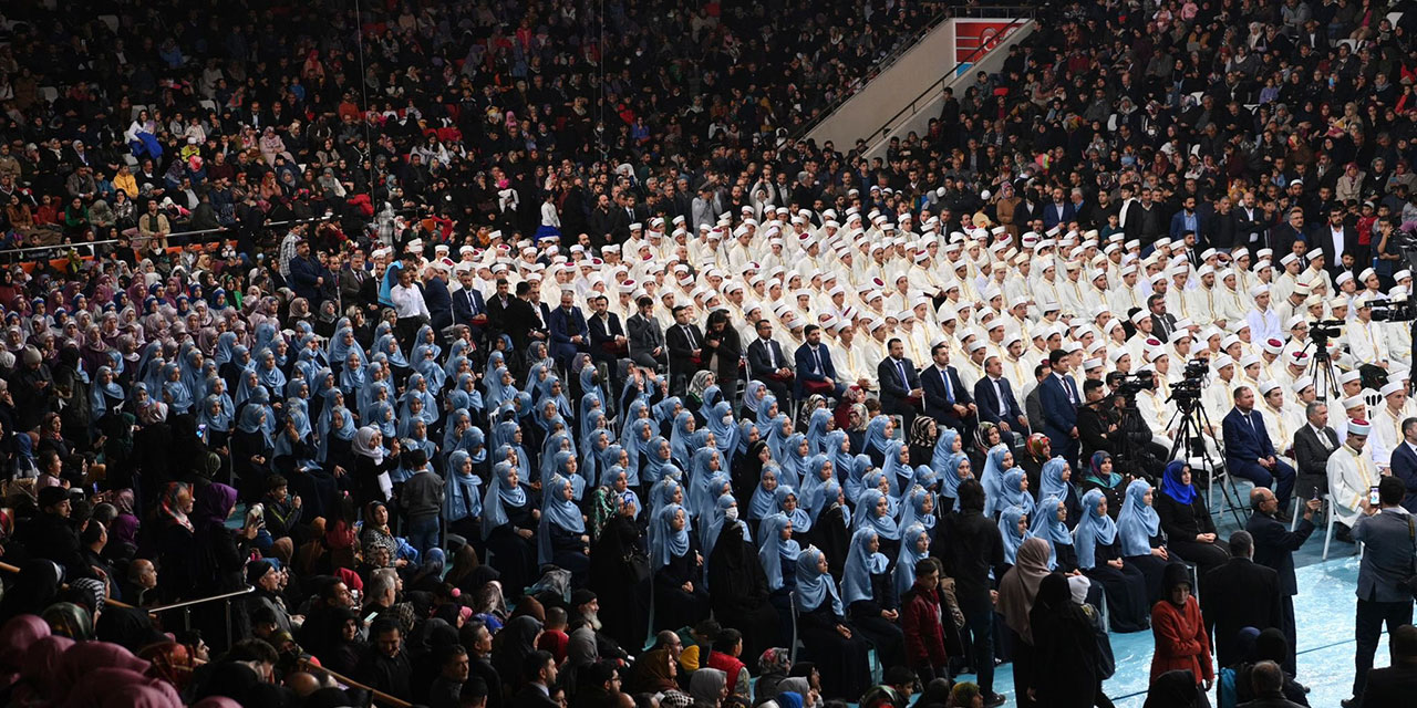 Kahramanmaraş'ta 250 kız, 350 erkek hafız icazet aldı