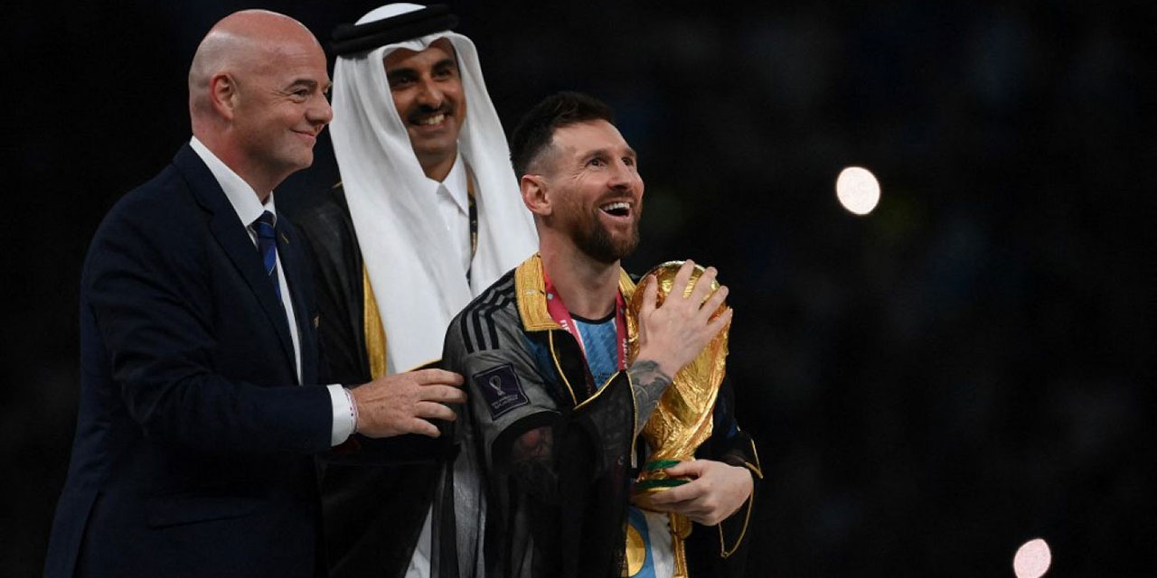 Dünya Kupası'nda Messi'ye giydirilen cübbenin anlamı