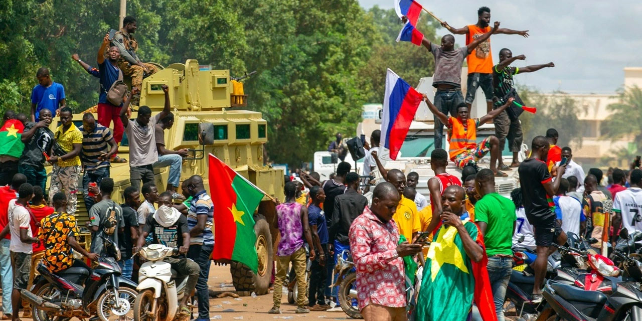 Burkina Faso Fransız askerlerinin ülkeden ayrılmasını istedi