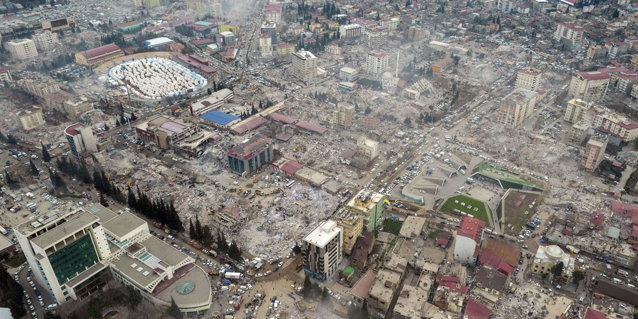 Kıyamet Kopardı Burda Zelzele