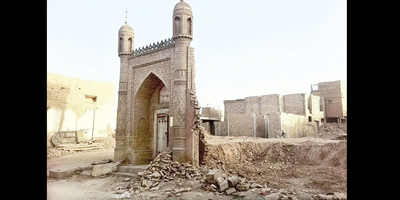 Çin, Doğu Türkistan’da hem insan hem kültürel soykırım yapıyor