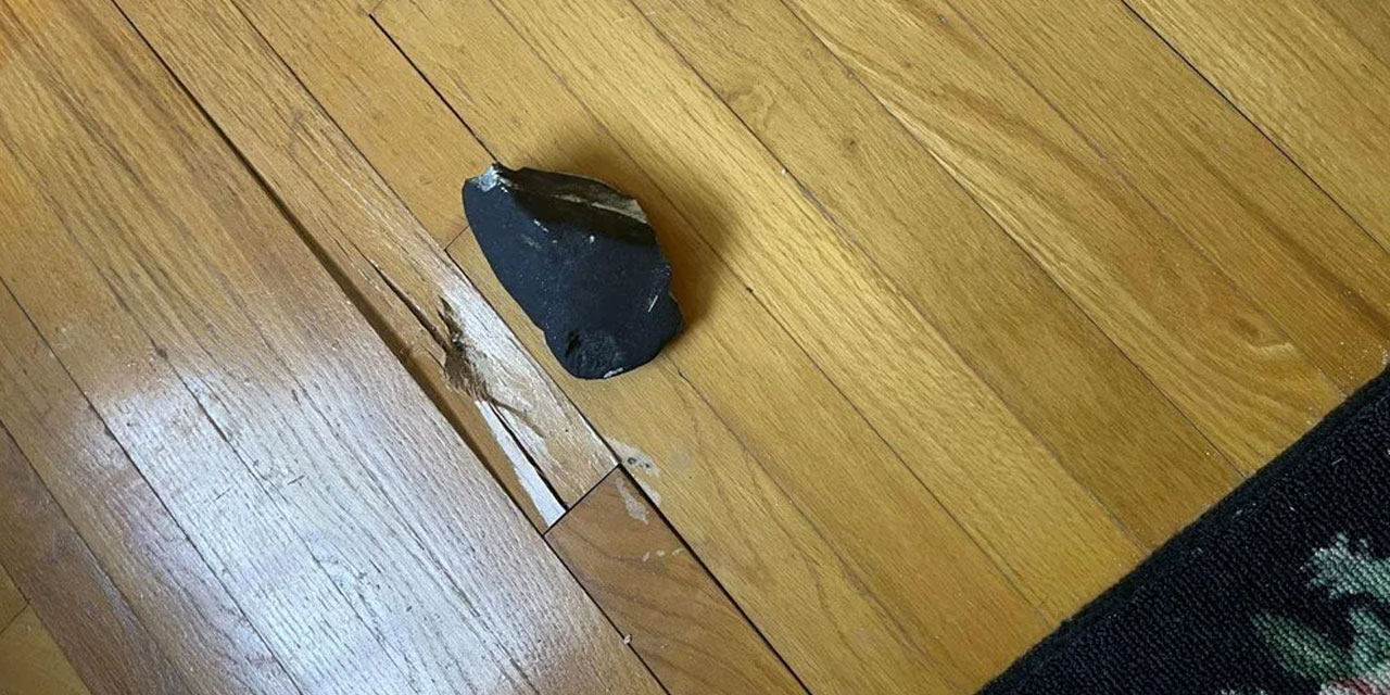 Çatıyı delerek eve düşen taş 4,5 milyar yaşında!