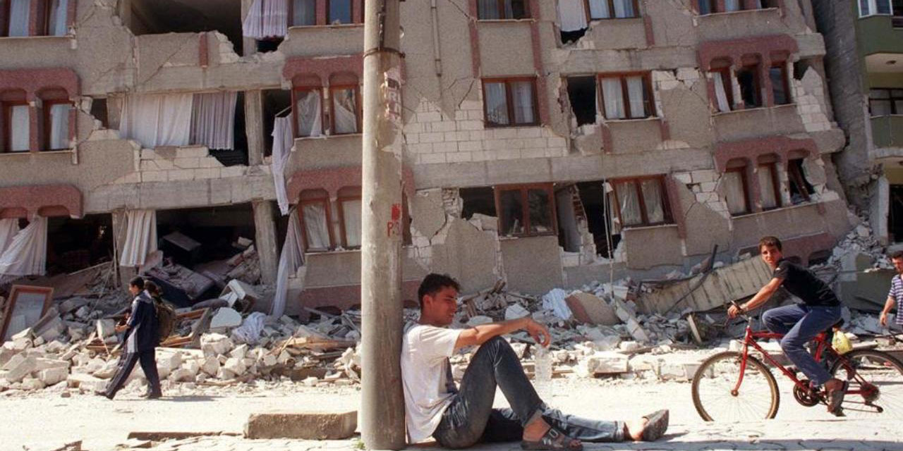 17 Ağustos depreminin üzerinden 24 yıl geçti