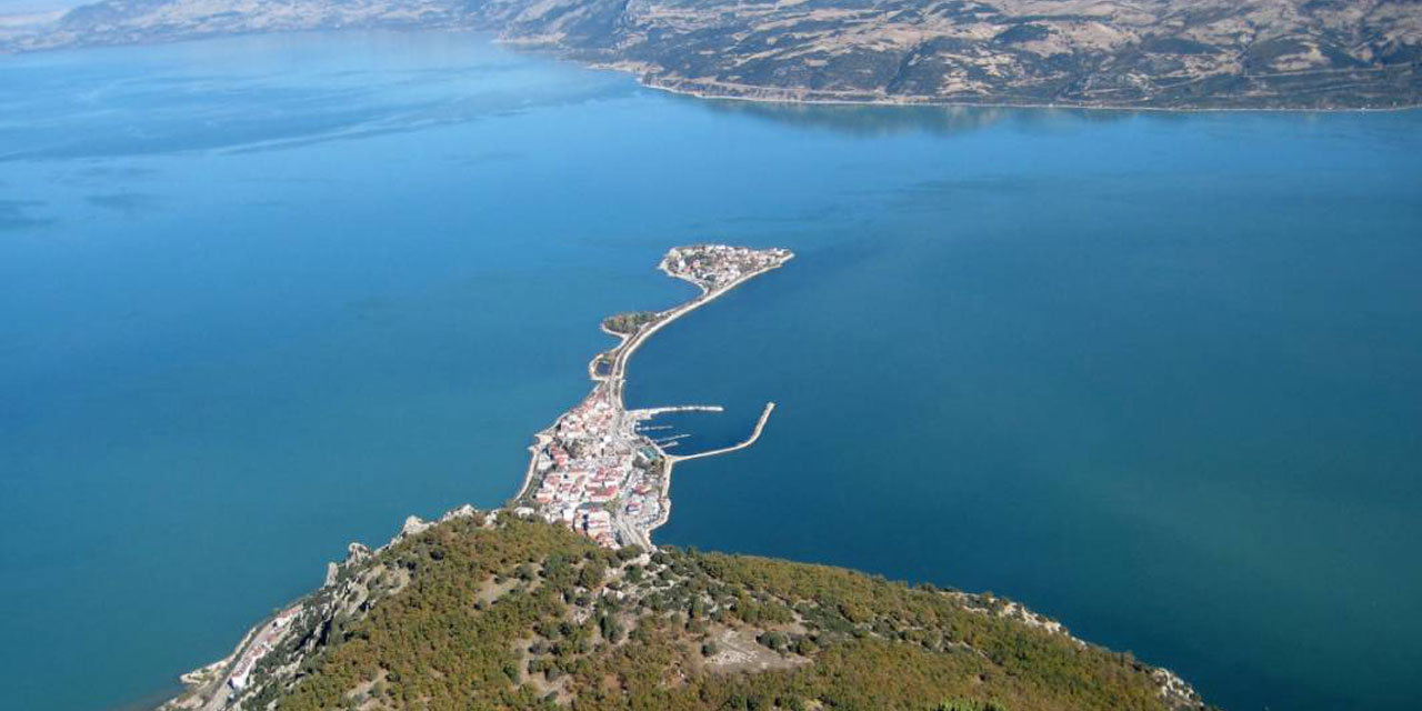 Eğirdir Gölü adeta ölümü bekliyor!