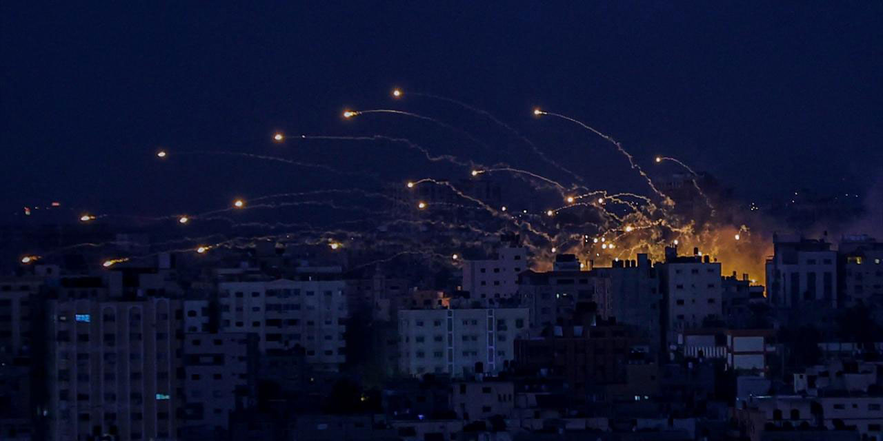 İşgalci İsrail, Gazze'ye yasaklı beyaz fosfor bombası kullandı