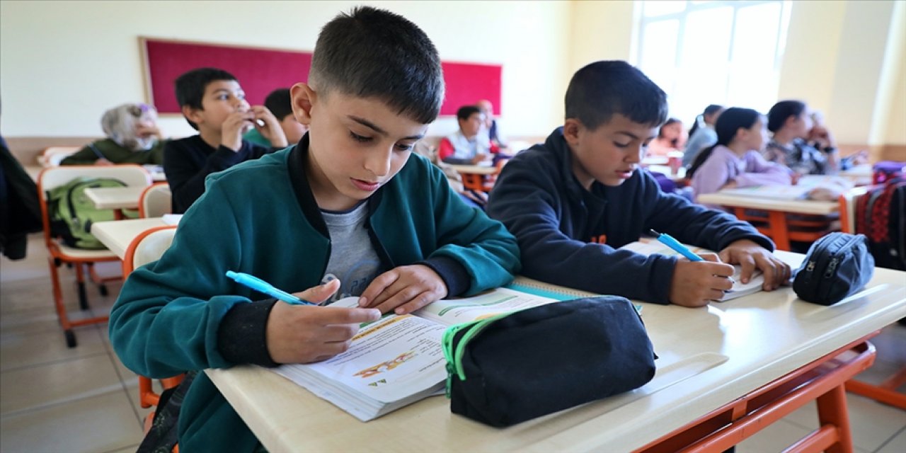 Yeni müfredat: İçerik sadeleşecek ders saatlerinde değişiklik yok