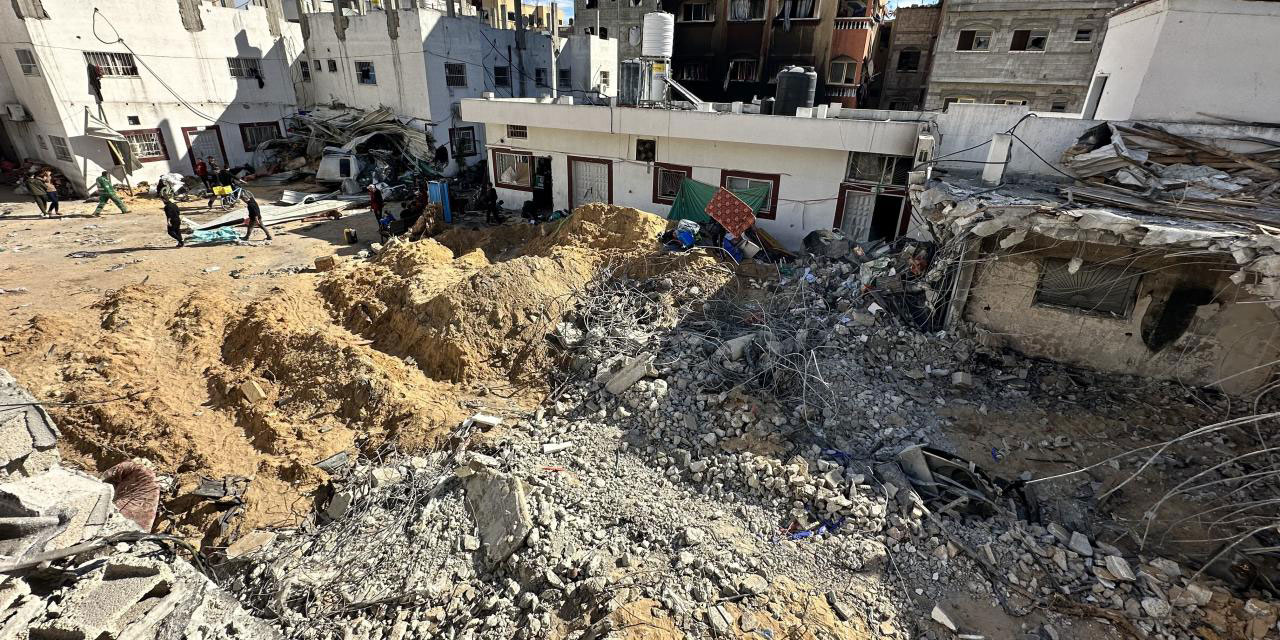 Katiller sürüsü israil askerleri onlarca kişiyi diri diri gömdü