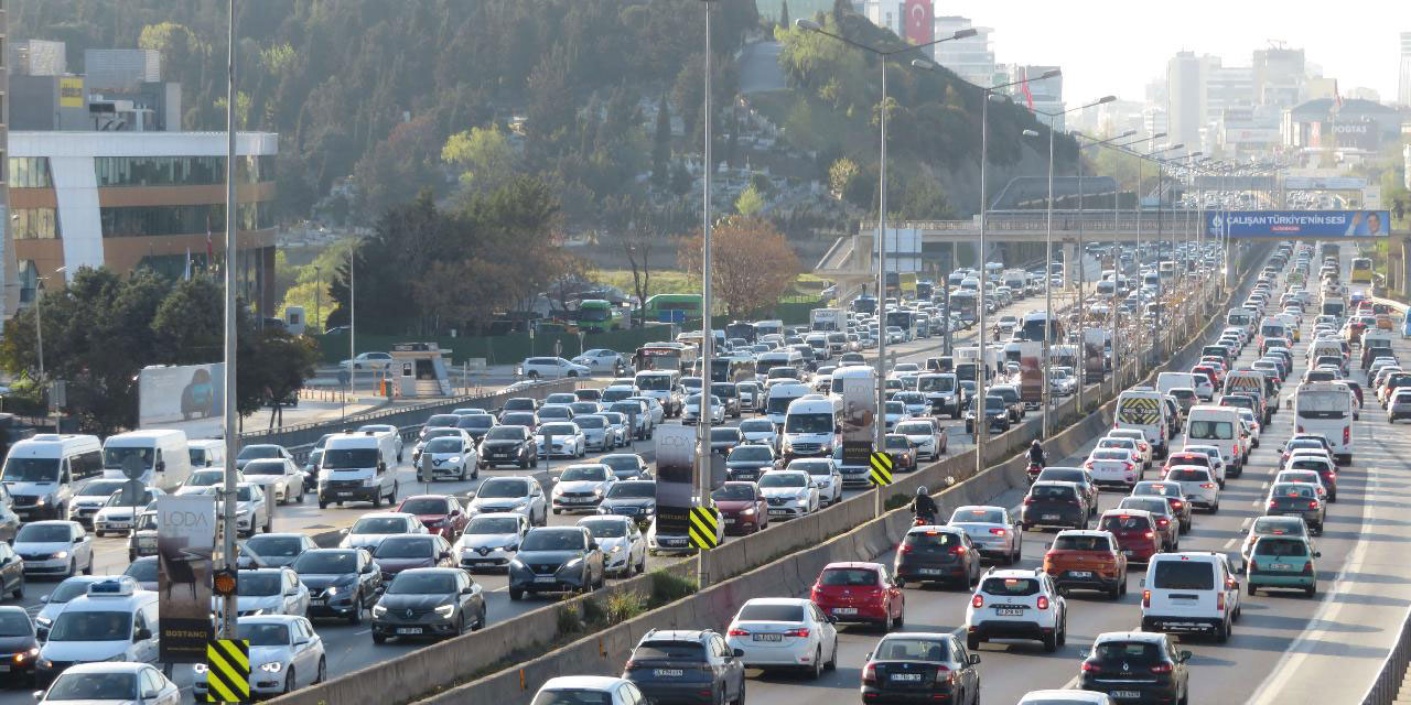 Trafik cezaları artırılıyor: Cep telefonu kullanmak 5 bin lira