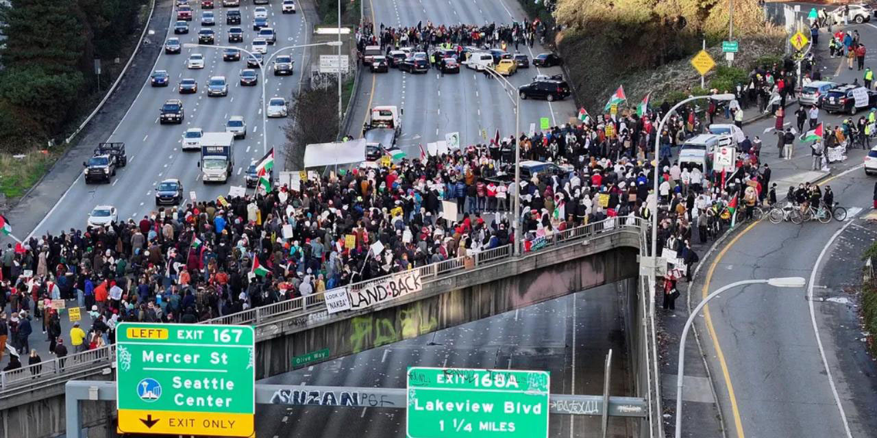 ABD'de Gazze'de ateşkes çağrısıyla otoyolda protesto