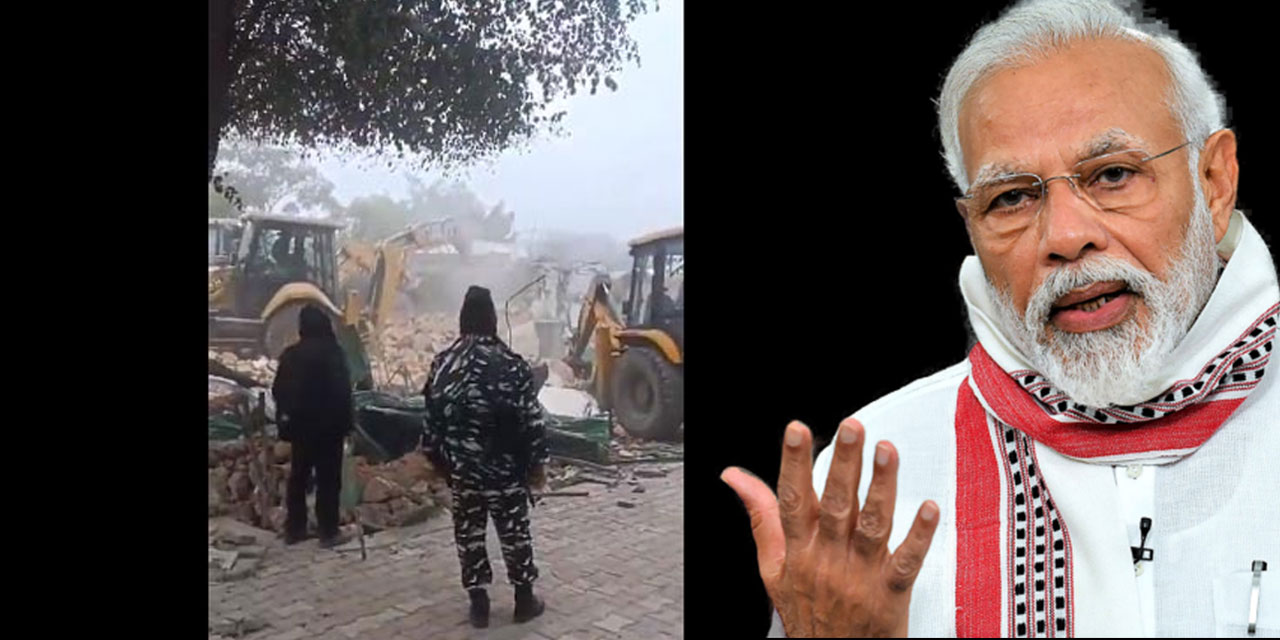 Hindistan'da israil aklı hakim: 600 yıllık cami sabah namazında içindeki Kur'an'larla birlikte yıkıldı