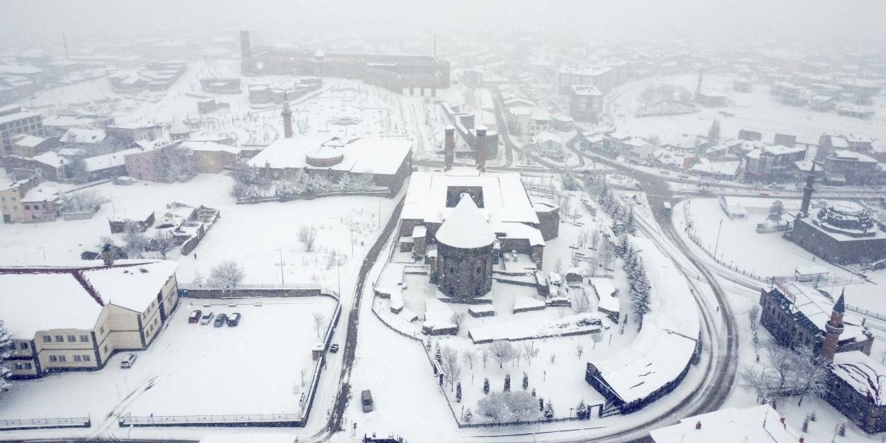 Erzurum'da beyaz rahmet sevinci