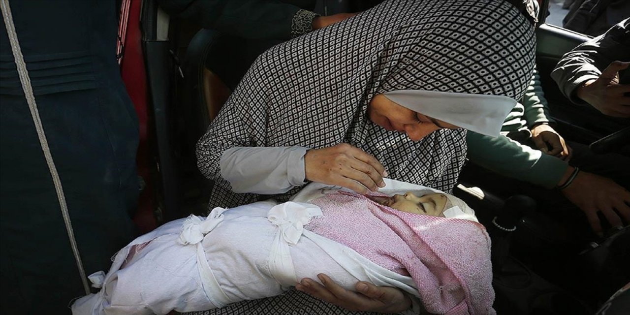Katil israil, Gazze'de 1 yılda, bir yaşını doldurmamış 786 bebeği öldürdü