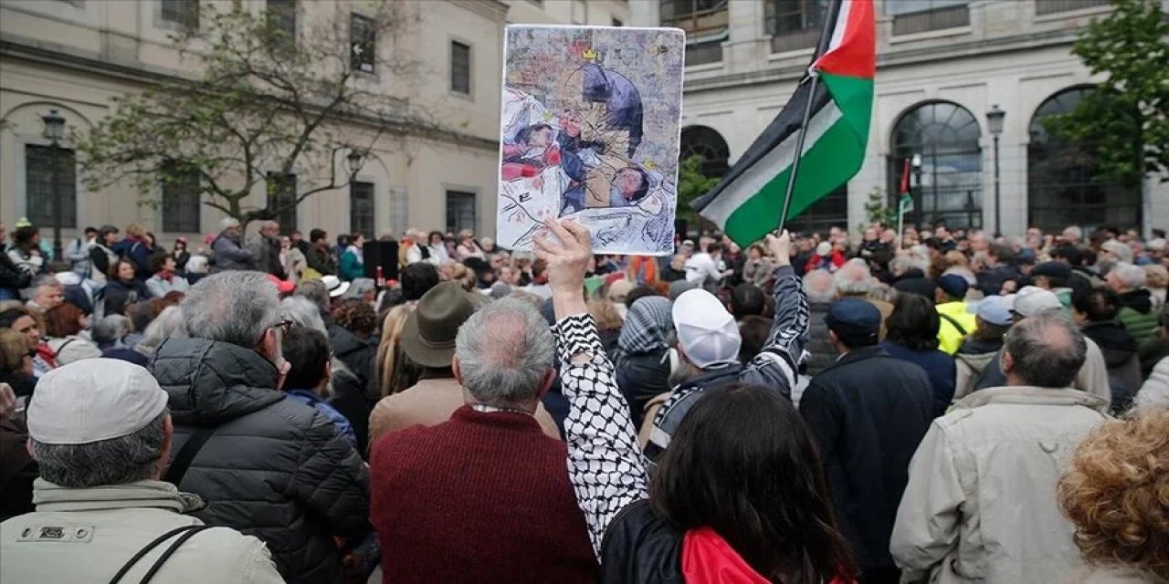 İspanyol sanatçılar ve aydınlar: Filistin halkı yeryüzünden siliniyor, yok ediliyor