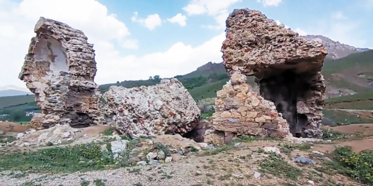 Defineciler, Said Nursi'nin kaldığı tarihi mekanı harabeye çevirdi