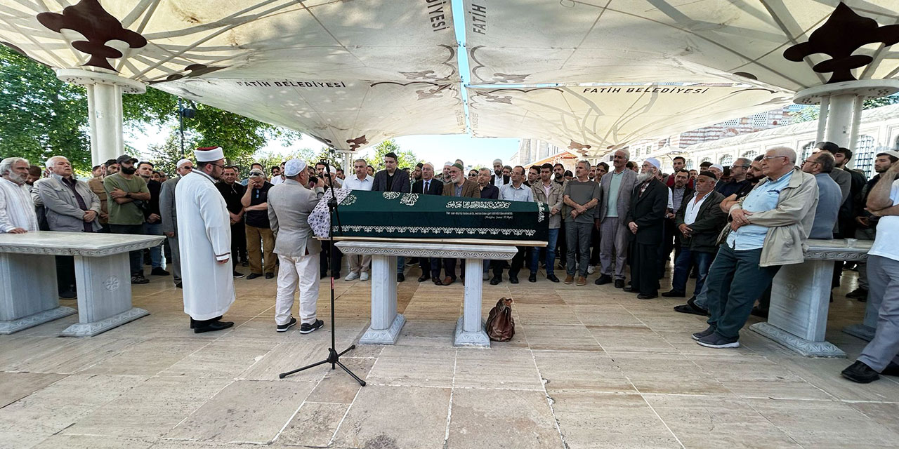 Bekir Berk'in hanımı Şükran Berk dualarla ebedi aleme uğurlandı