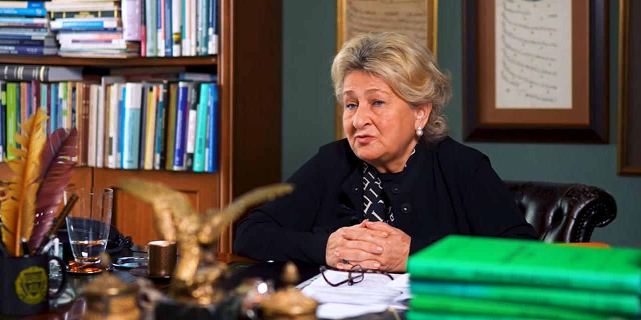 Kezban Hatemi: Bazı kadınlar çıplak geziyor, haya, edep, namus kalktı!