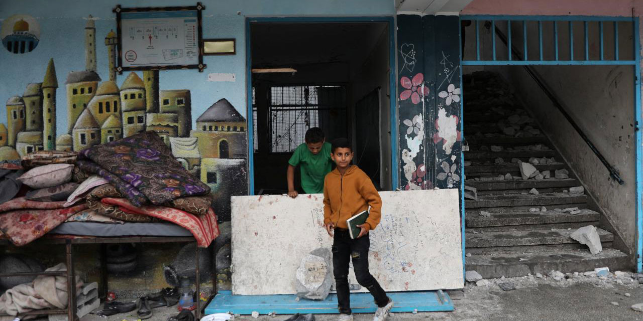 Gazze'de 800 bin öğrenci eğitim hakkından mahrum bırakıldı