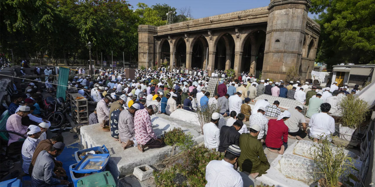 Hindistan, Cennetül Firdevs camisini sudan bir bahaneyle yıktı
