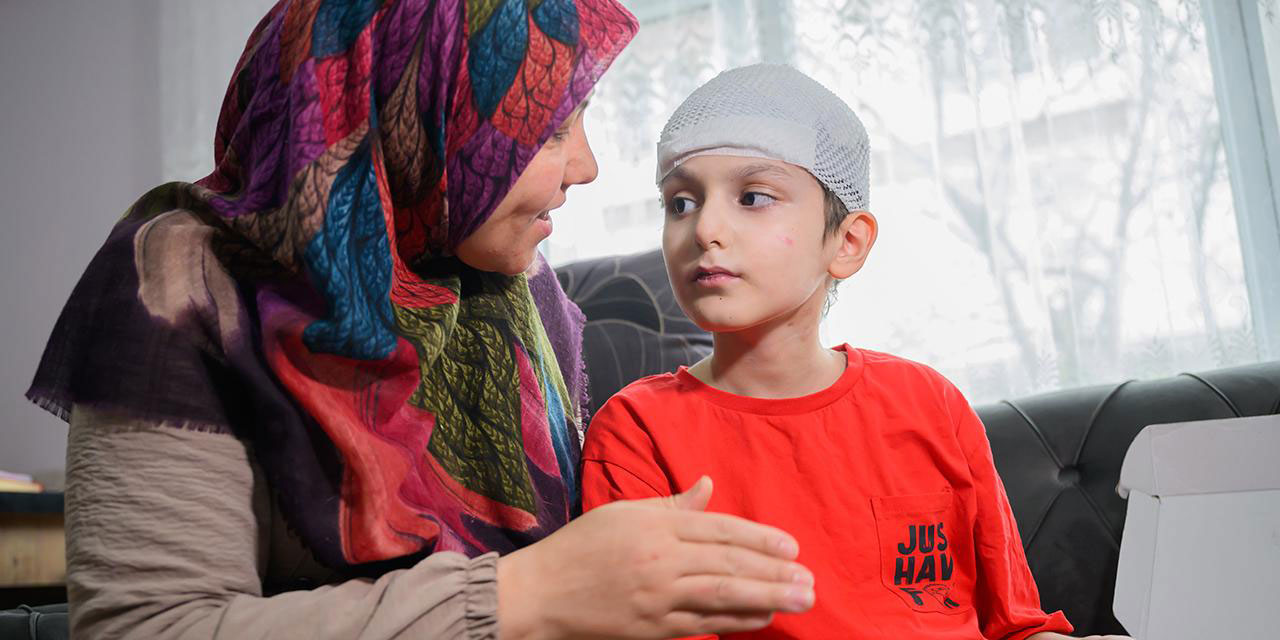 Başıboş köpeklerin saldırısına uğrayan minik Tunahan'a deri nakli