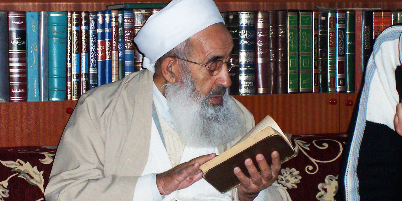 Said Nursi'den şeyhe: Hediye şeriata aykırı değil ama ihlâs yok!