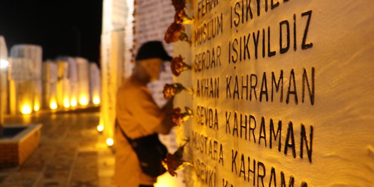 Marmara Depremi'nde vefat edenler Kur'an ve dualarla anıldı