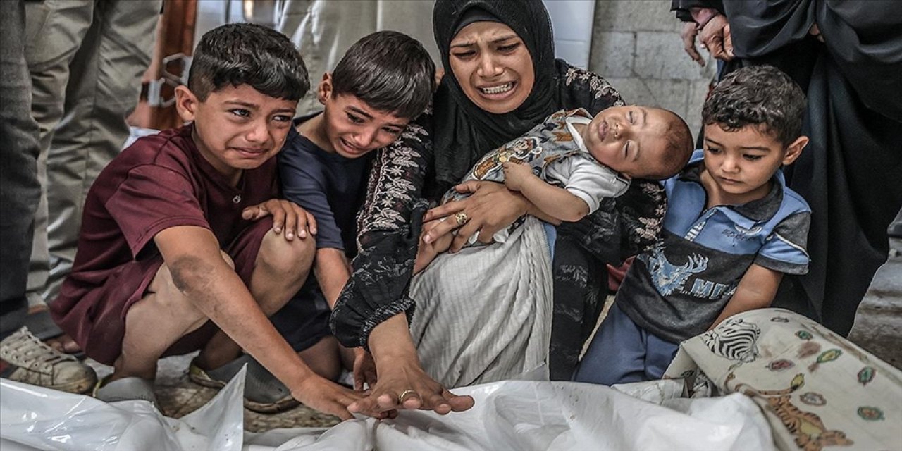Gazzeli dördüz bebekler anneleri ile birlikte katil israil tarafından öldürüldü