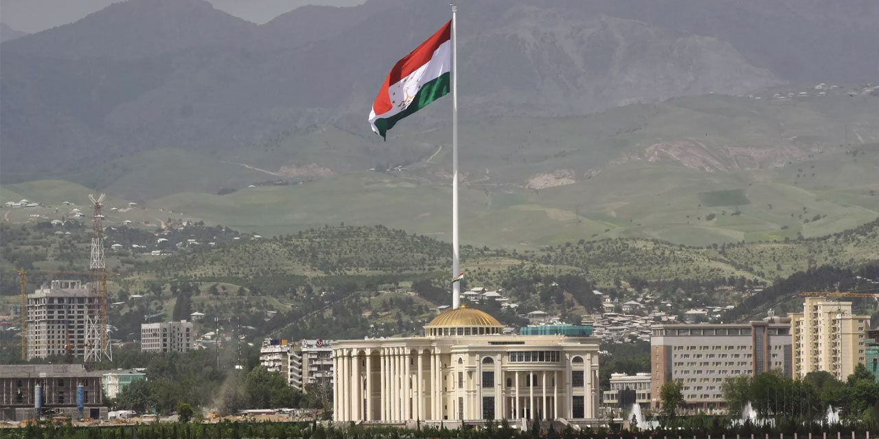 Müslüman Tacikistan, sakal ve başörtüsünden sonra yabancı kıyafetleri de yasakladı