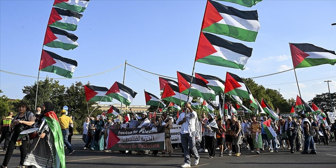 Almanya, İsviçre, Avusturya ve İsveç'te onbinler Filistin'e destek için meydanlarda
