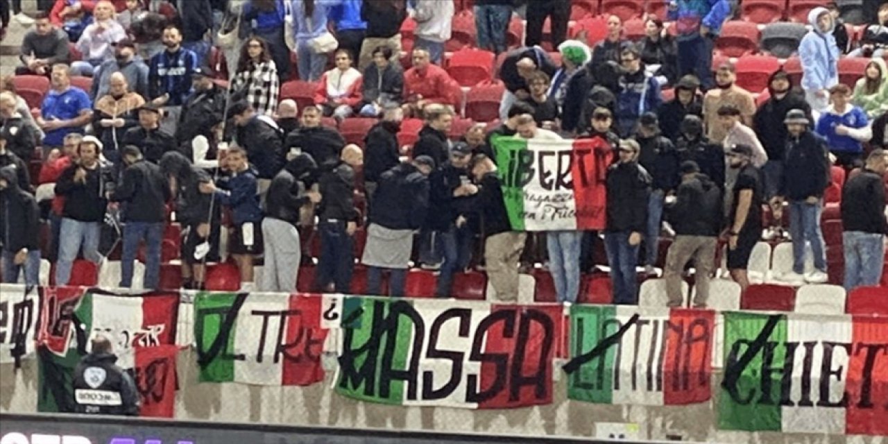 İtalyan taraftarlar katil devlet israili maçta protesto etti