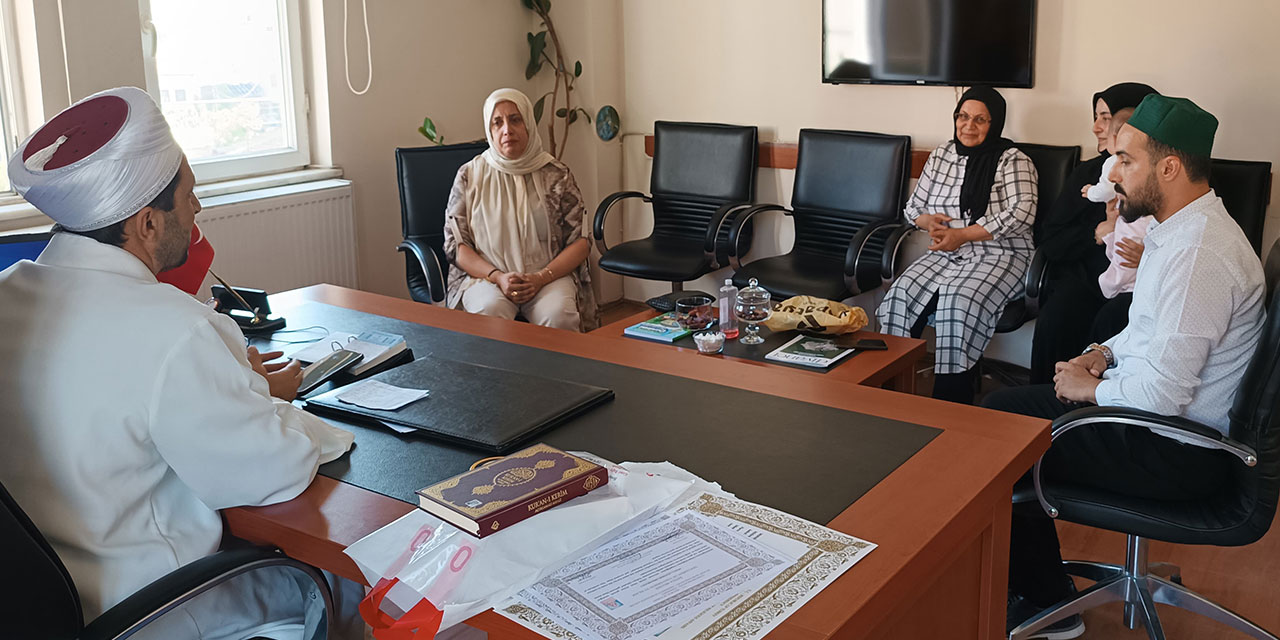 'Ezan beni mutlu ve huzurlu ediyor' diyen Bulgar turist Müslüman oldu