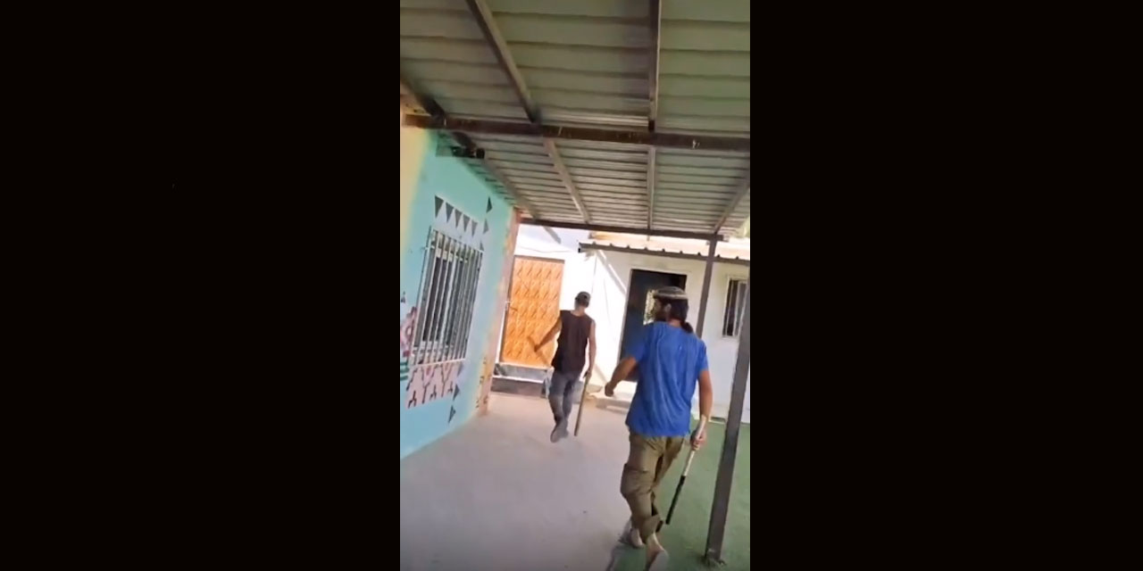 Aşağılık israilliler ilkokulu bastı öğrenci ve öğretmenleri darbetti