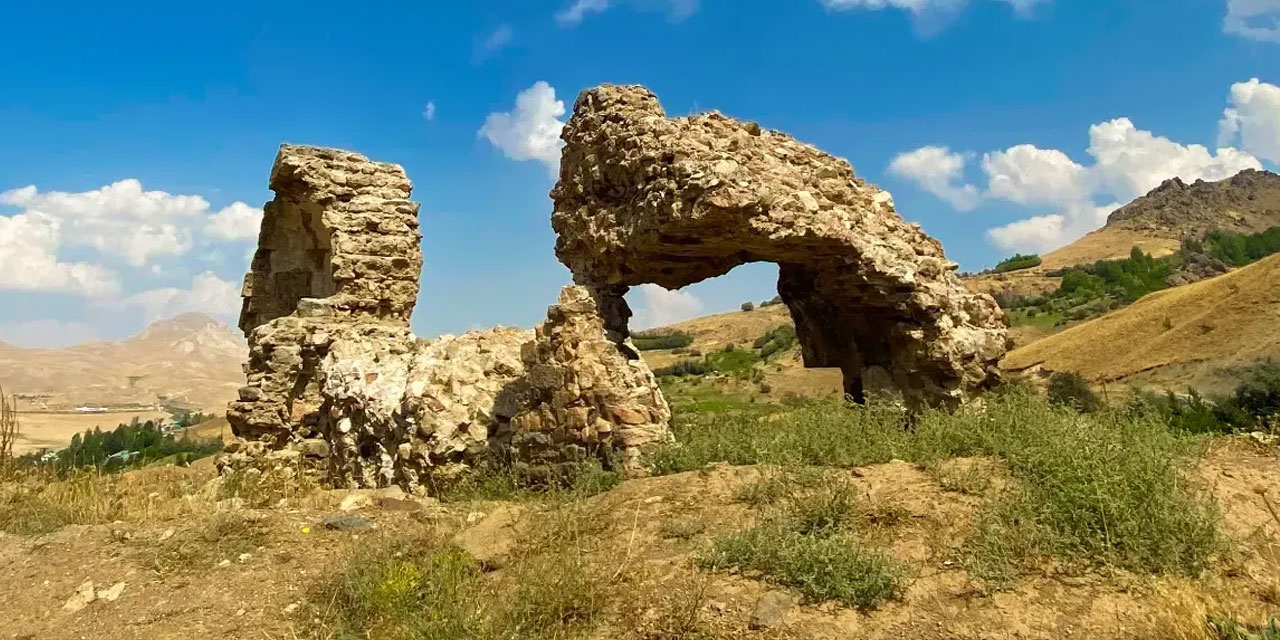Bediüzzaman’ın Erek Dağı'ndaki mekanı harabeye döndü