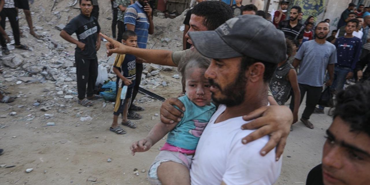 Katil israil, sivillerin evini bombalamaya devam ediyor