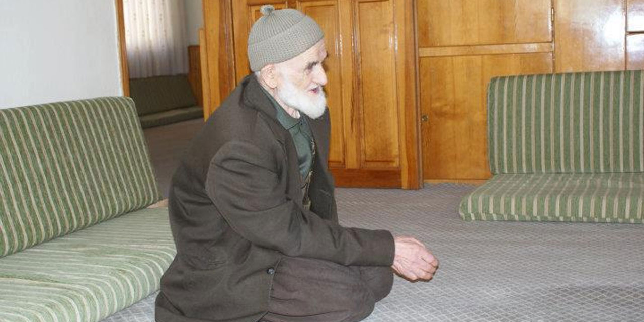 Bediüzzaman her gün işe giderken 2-3 sayfa tavsiye etti