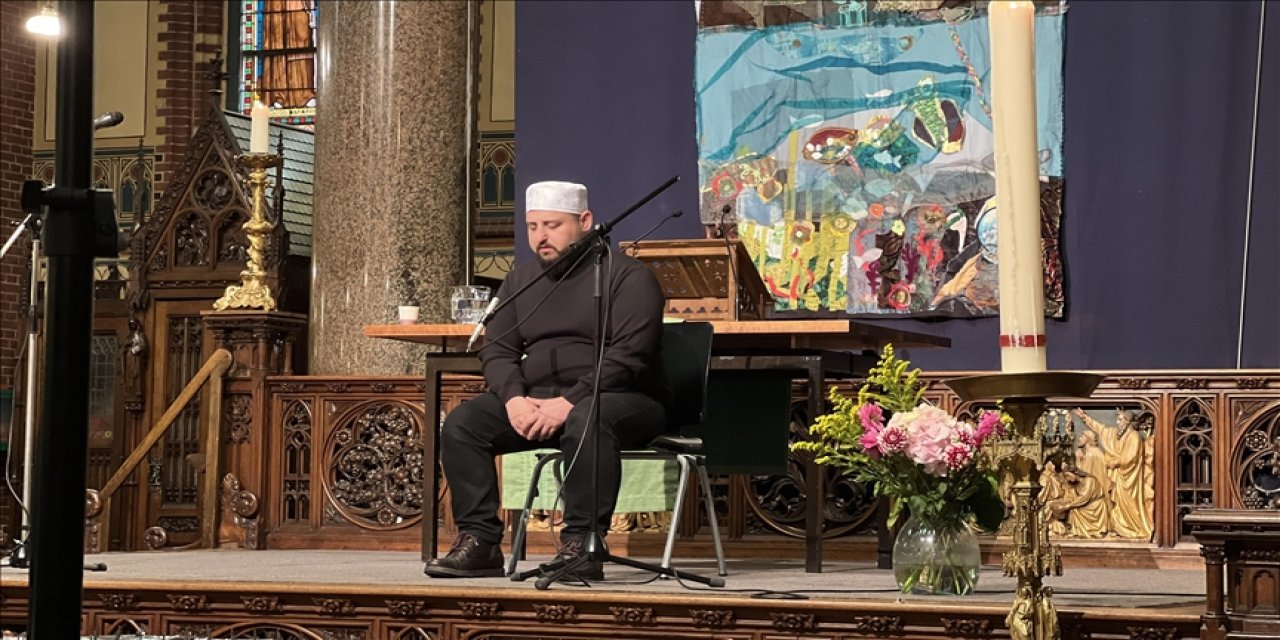 Gazze şehitleri Hollanda'daki kilisede Kur'an-ı Kerim tilavetiyle anıldı