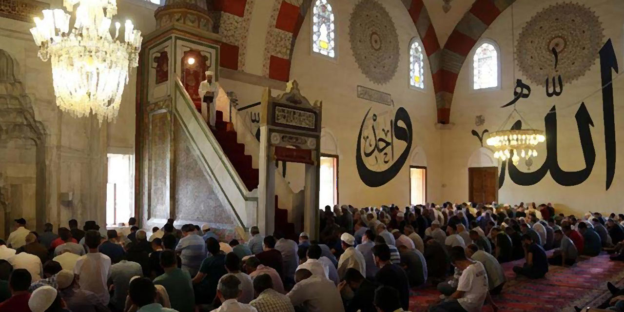 Cuma hutbesinde Atatürk'ün anılmaması meselesini çözdüm!