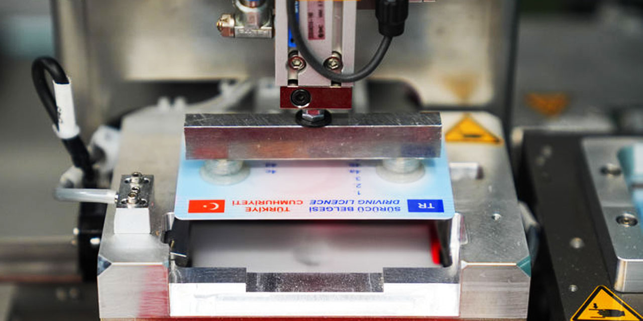 Eski tip ehliyetleri yenileme ücreti 1 Kasım'da 15 liradan 7 bin 438 liraya yükselecek