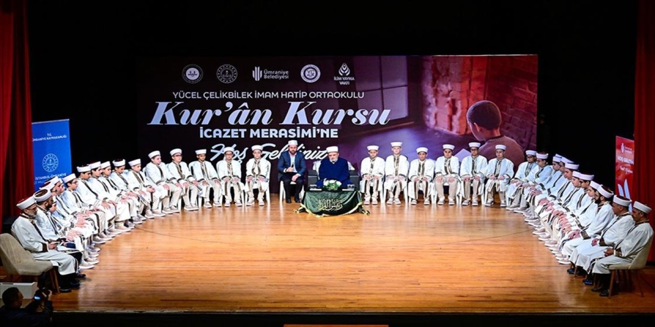 Ümraniye'de hafızlığını tamamlayan 33 öğrenci icazetini aldı
