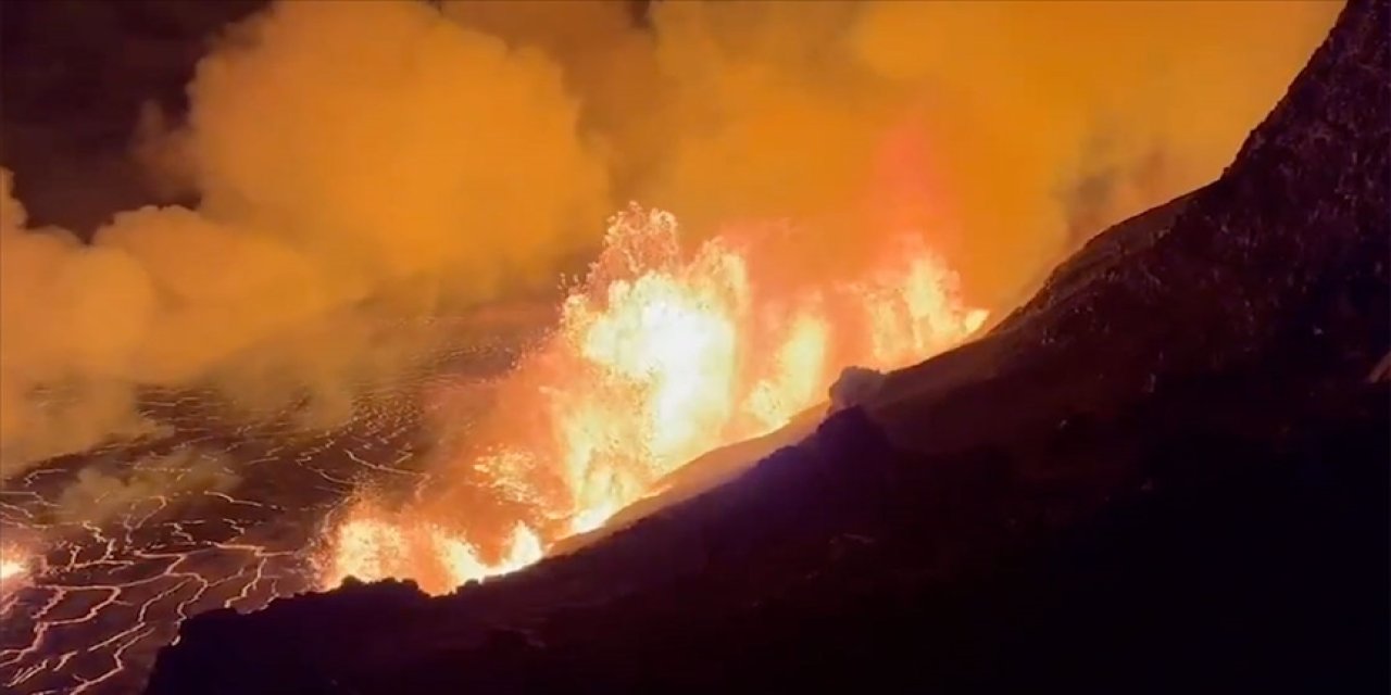 Hawaii'deki Kilauea Yanardağı kaynıyor